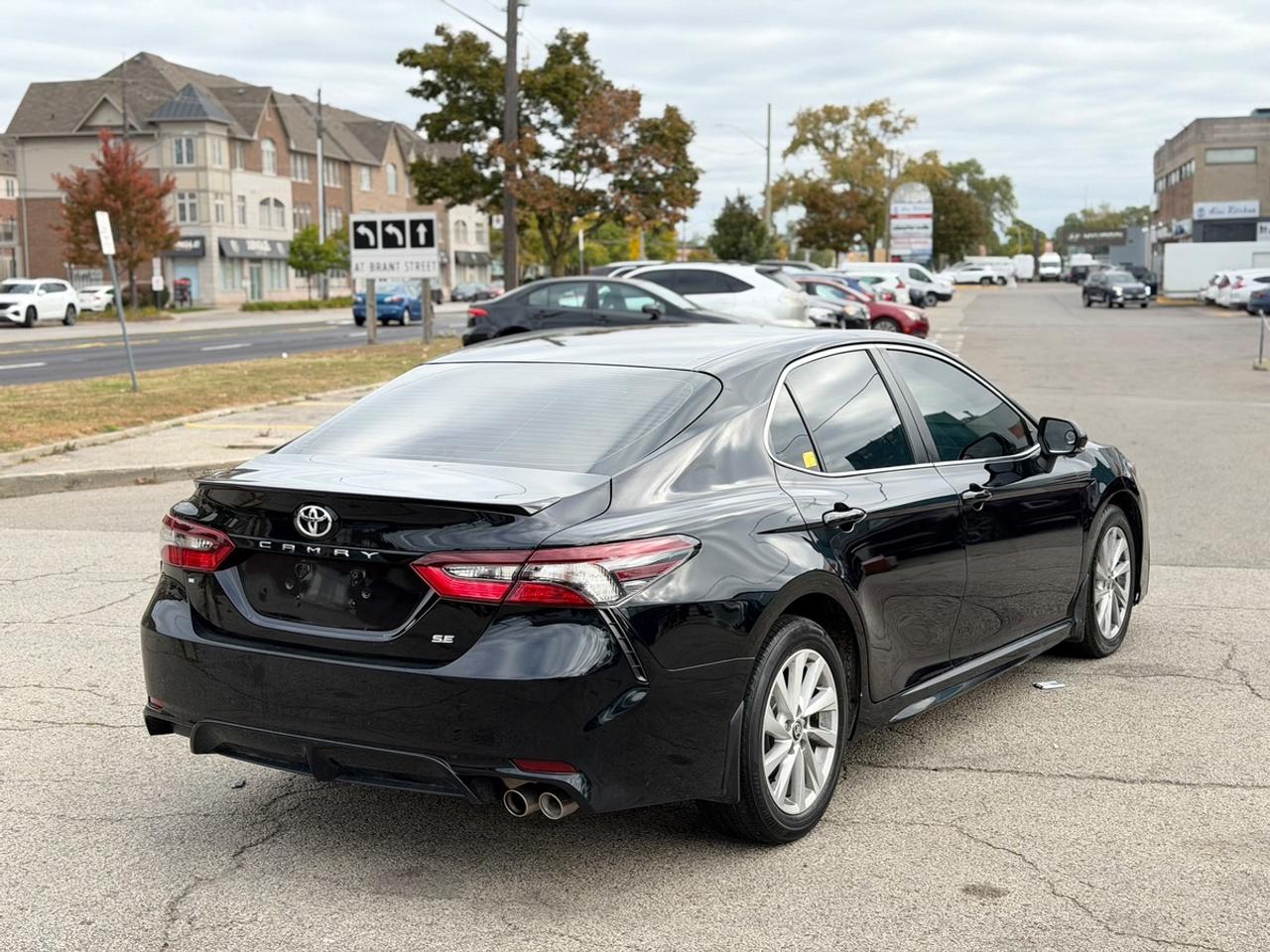 2024 Toyota Camry SE Photo