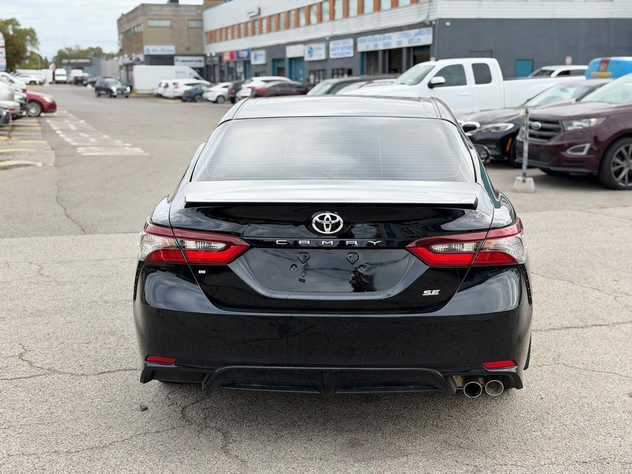 2024 Toyota Camry SE Photo
