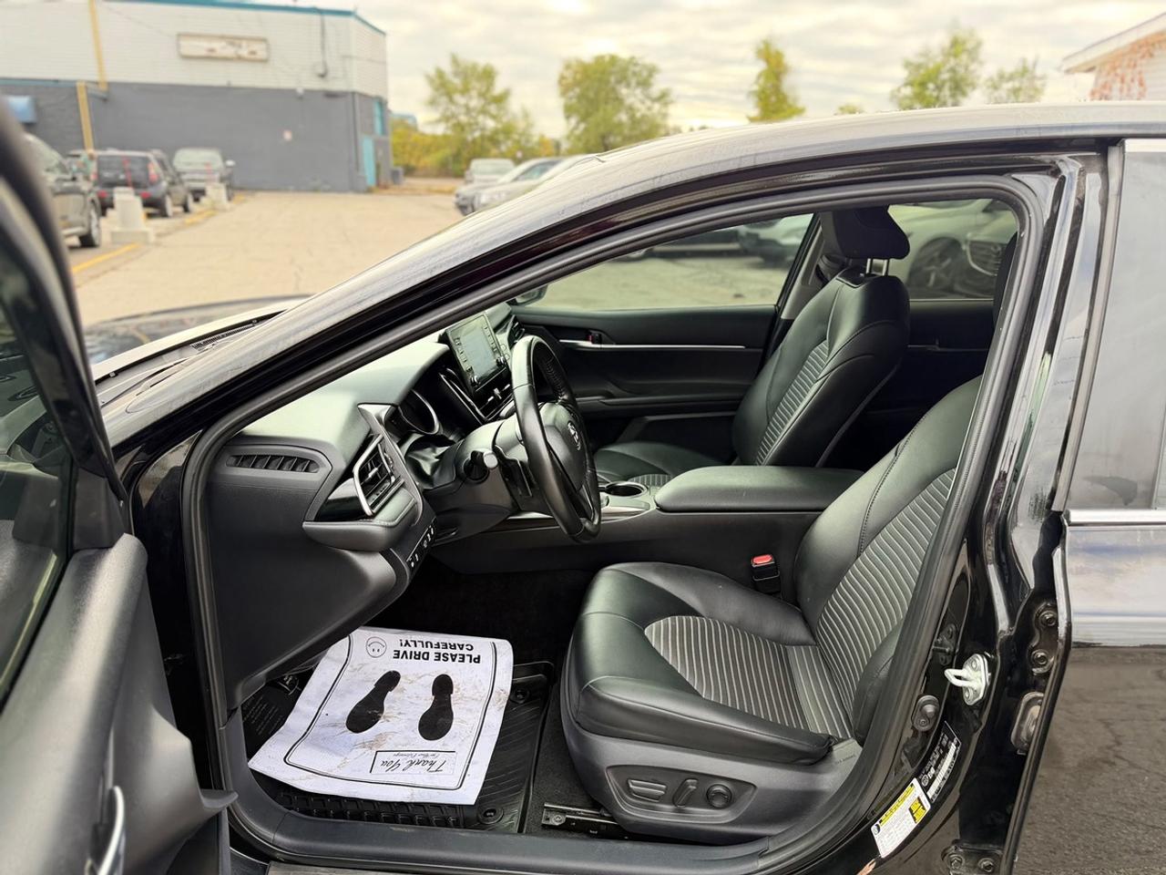 2024 Toyota Camry SE Photo