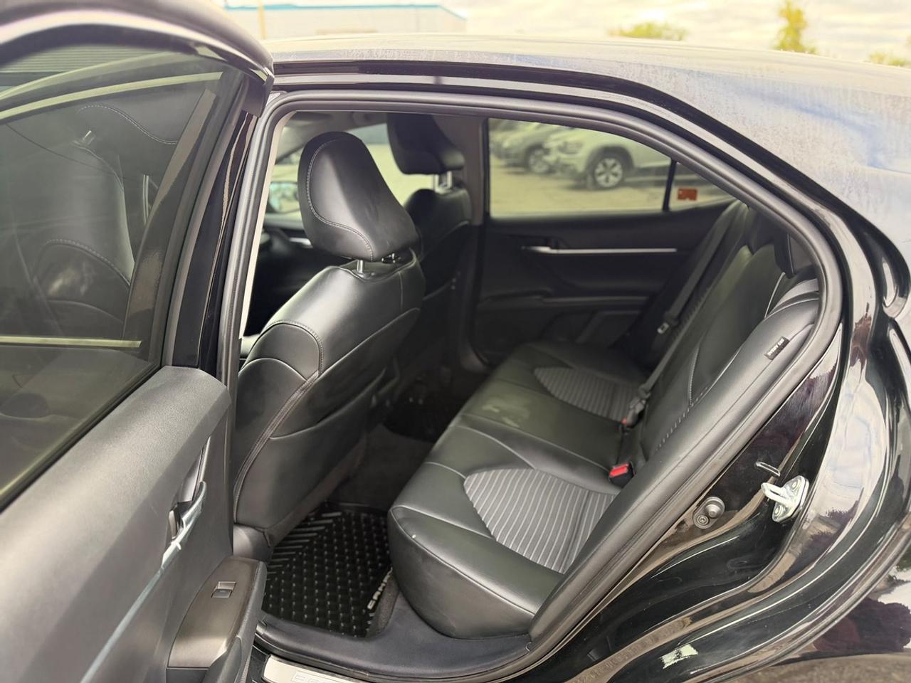 2024 Toyota Camry SE Photo