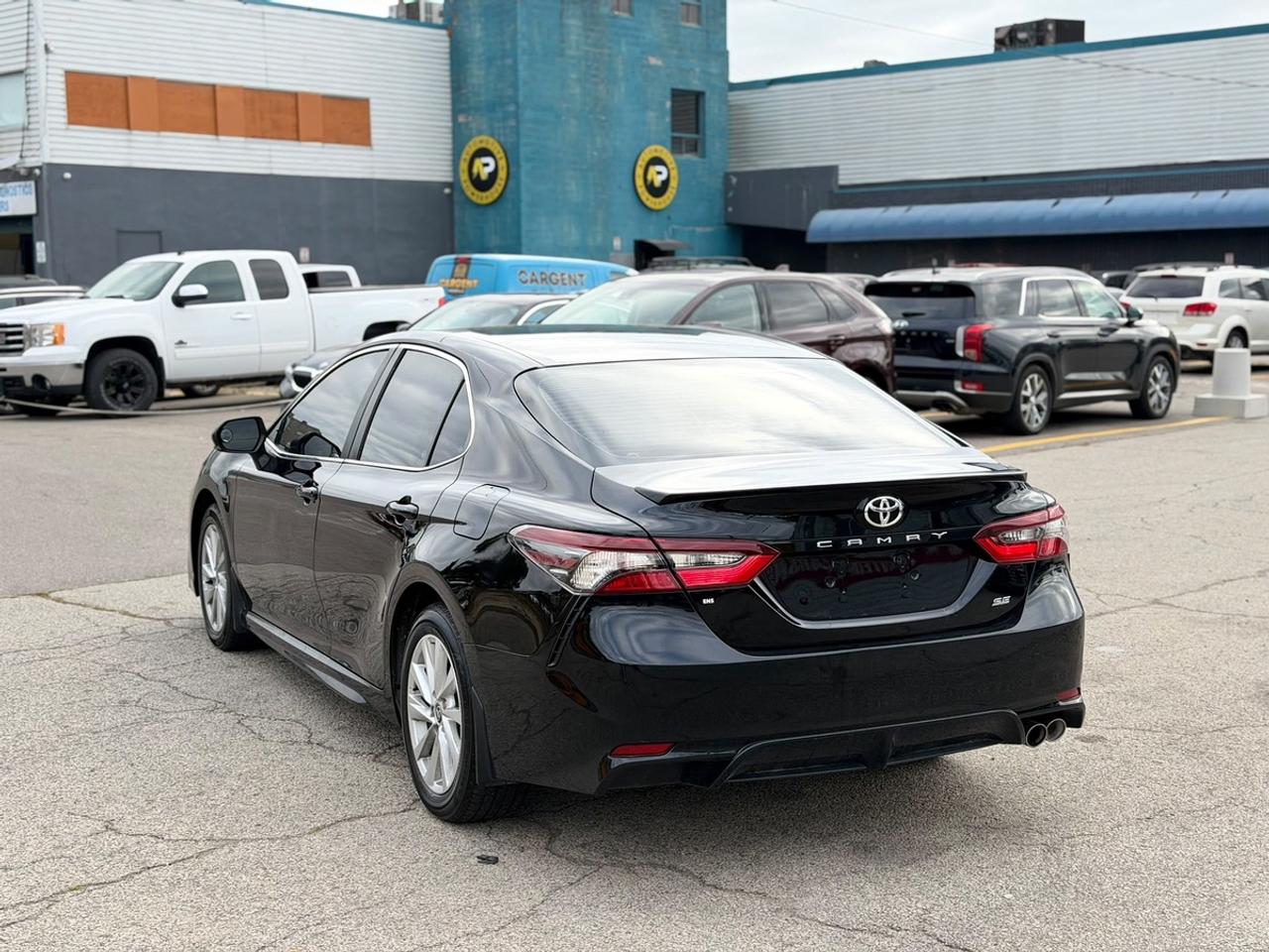 2024 Toyota Camry SE Photo