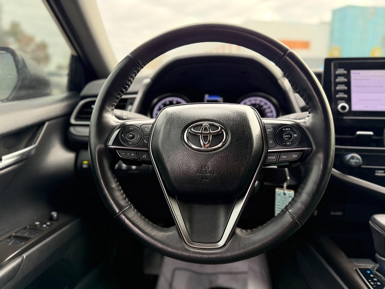 2024 Toyota Camry SE Photo