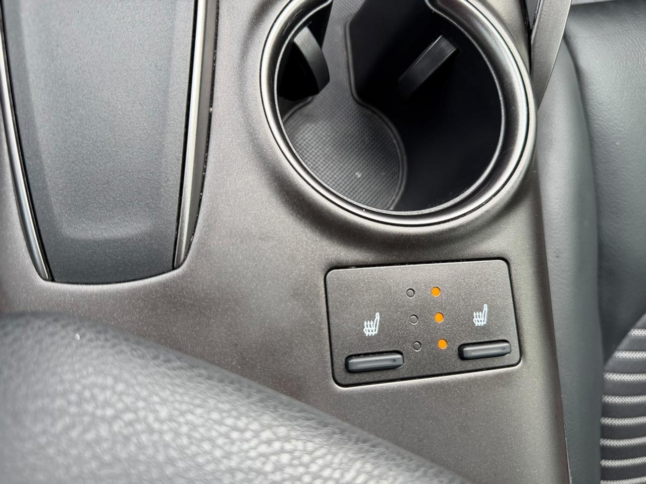 2024 Toyota Camry SE Photo