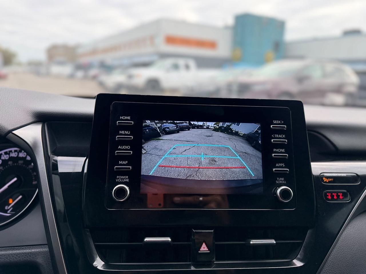2024 Toyota Camry SE Photo