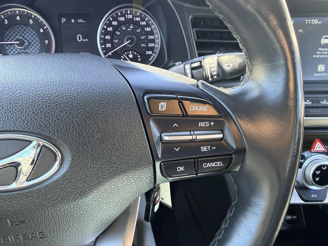 2020 Hyundai Elantra PREFERRED - AUTO - ALLOYS - R.CAMERA - LOW KMS! Photo