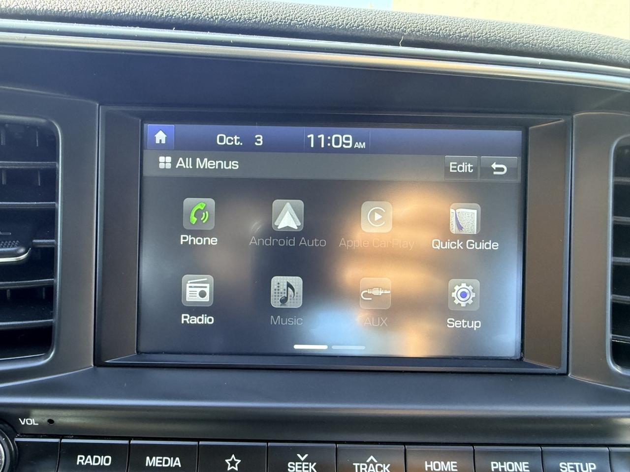2020 Hyundai Elantra PREFERRED - AUTO - ALLOYS - R.CAMERA - LOW KMS! Photo