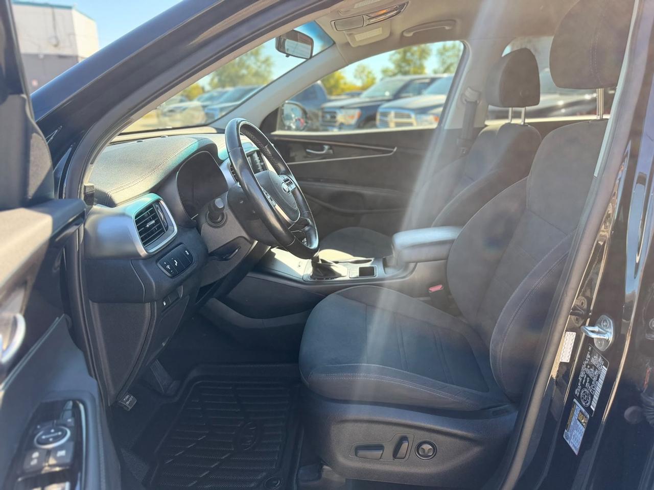 2020 Kia Sorento LX Photo