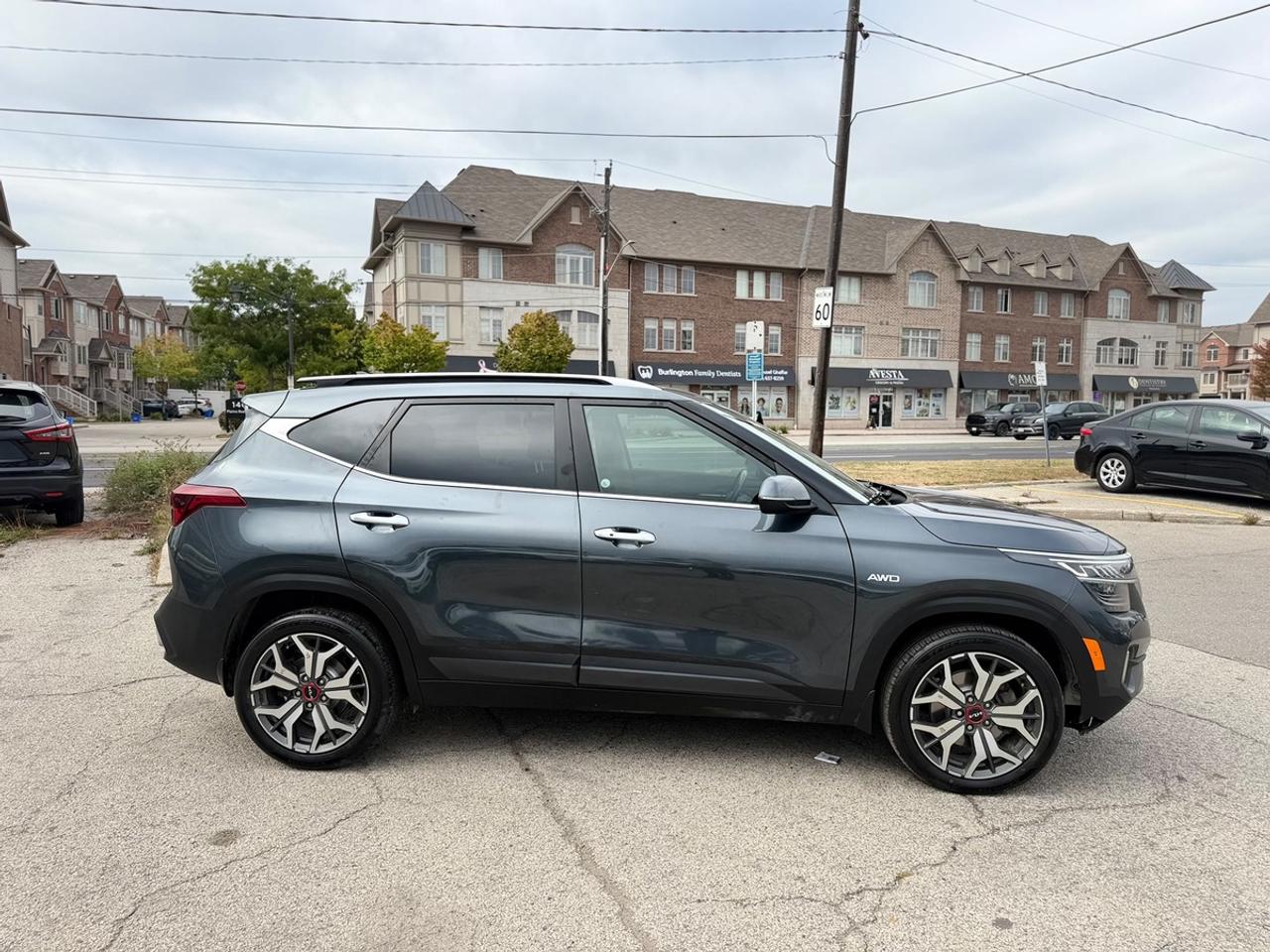 2023 Kia Seltos SX Photo2