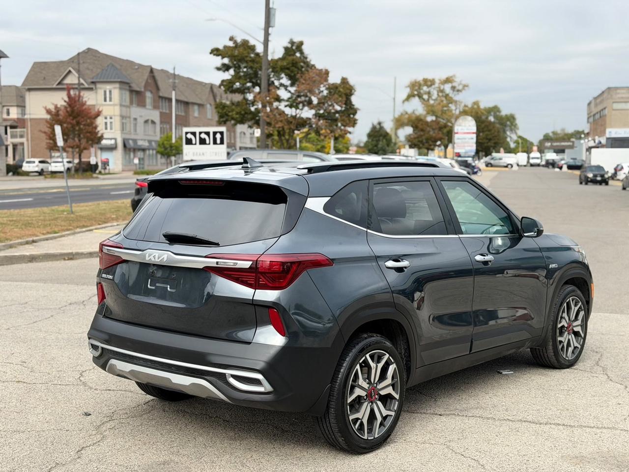 2023 Kia Seltos SX Photo