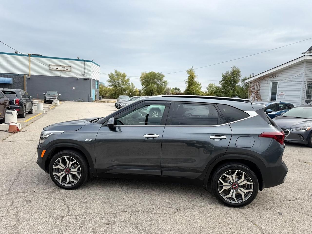 2023 Kia Seltos SX Photo