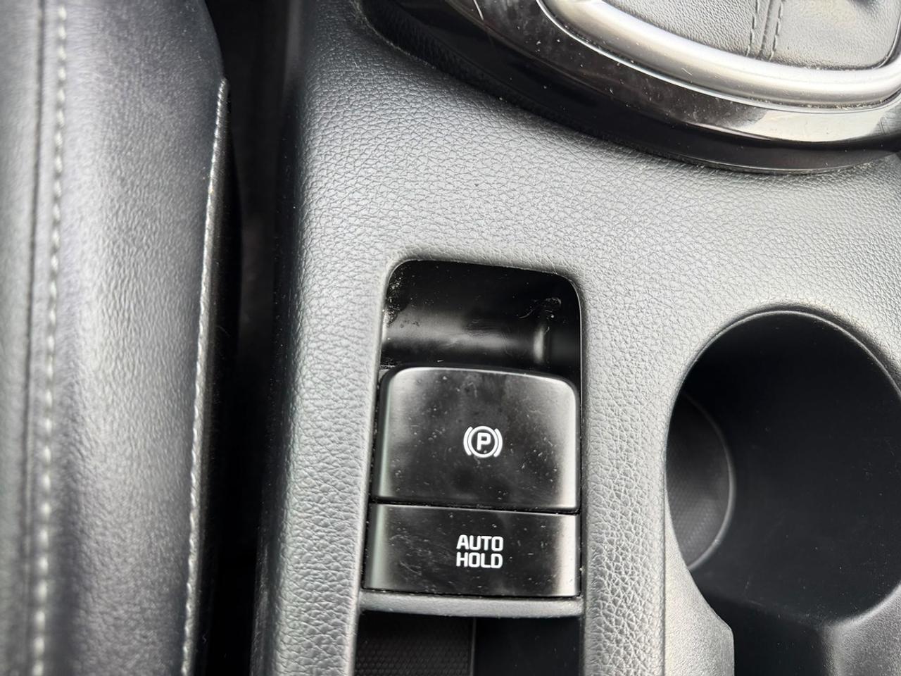 2023 Kia Seltos SX Photo