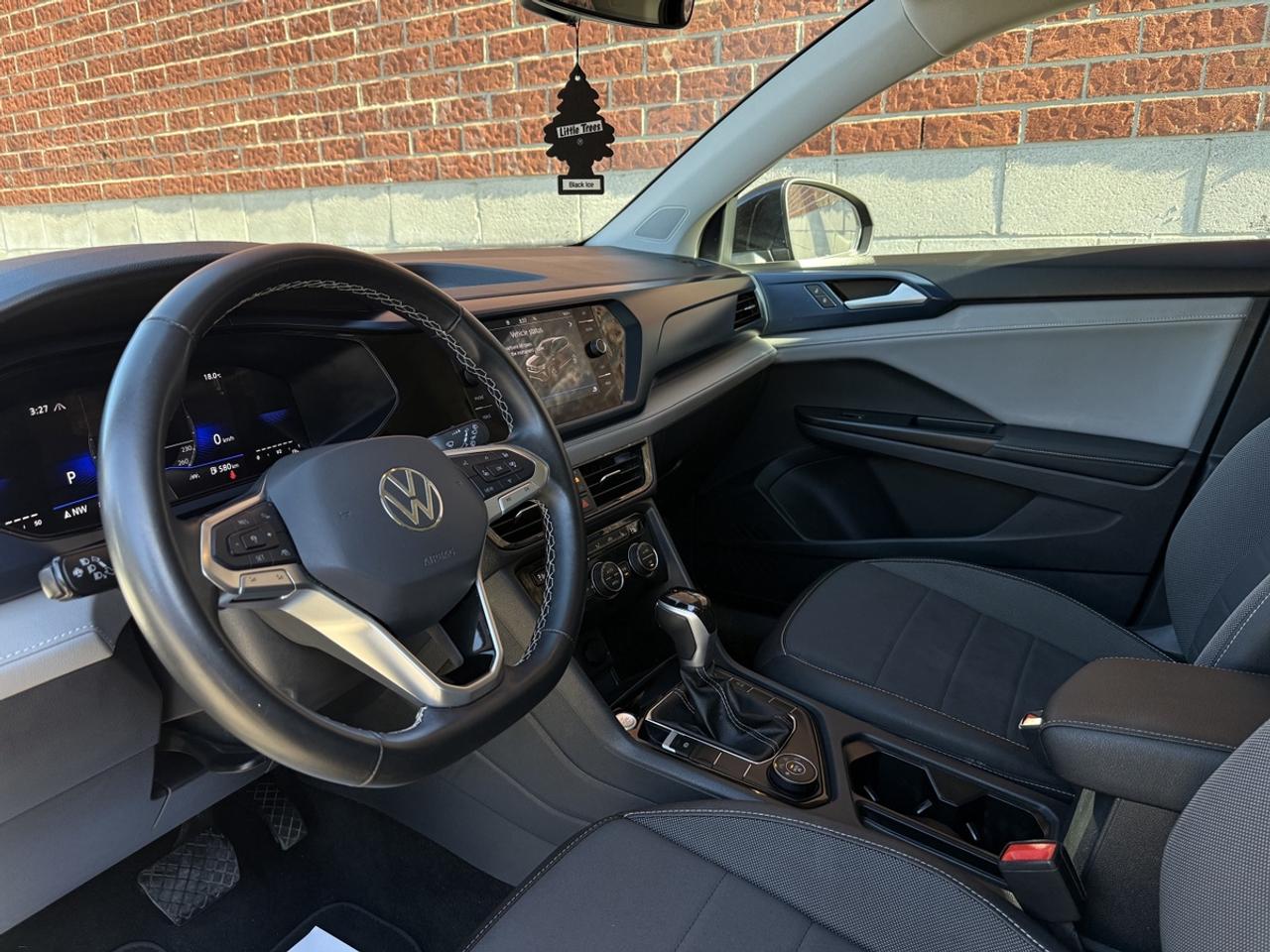 2024 Volkswagen Taos Comfortline 4Motion Awd|Clean Carfax Photo