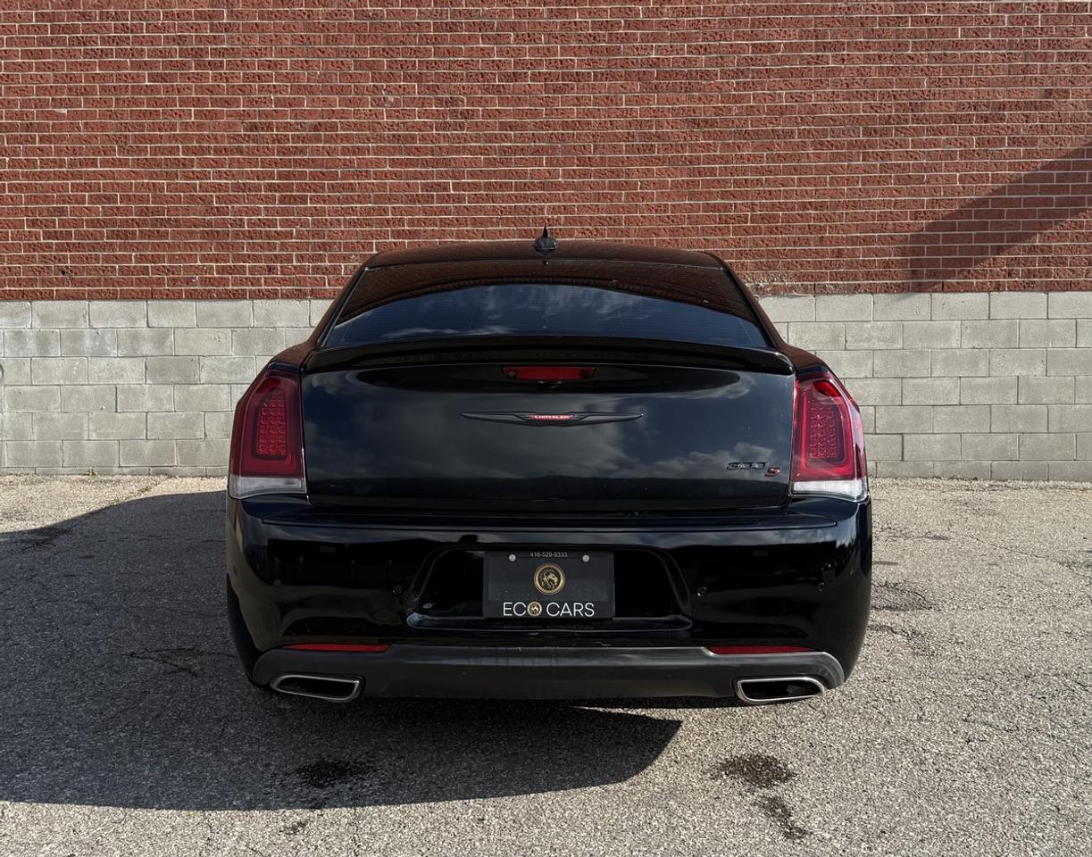 2022 Chrysler 300S Panaroof|Leather|Alpine Audio Photo