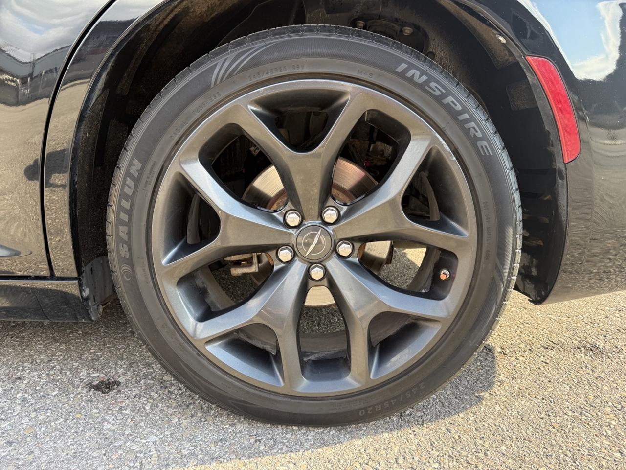 2022 Chrysler 300S Panaroof|Leather|Alpine Audio Photo