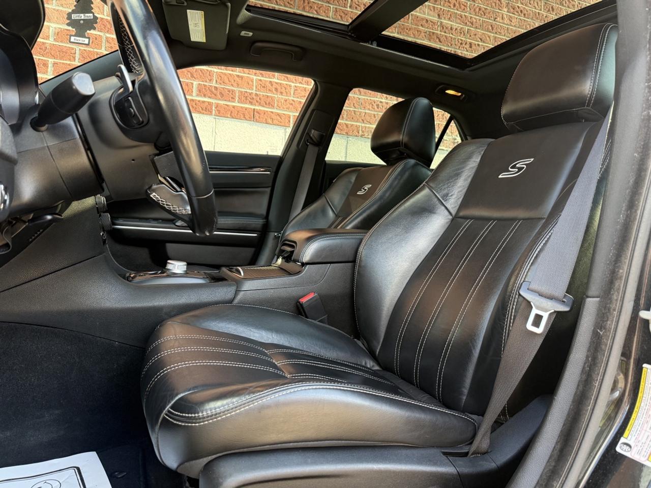 2022 Chrysler 300S Panaroof|Leather|Alpine Audio Photo