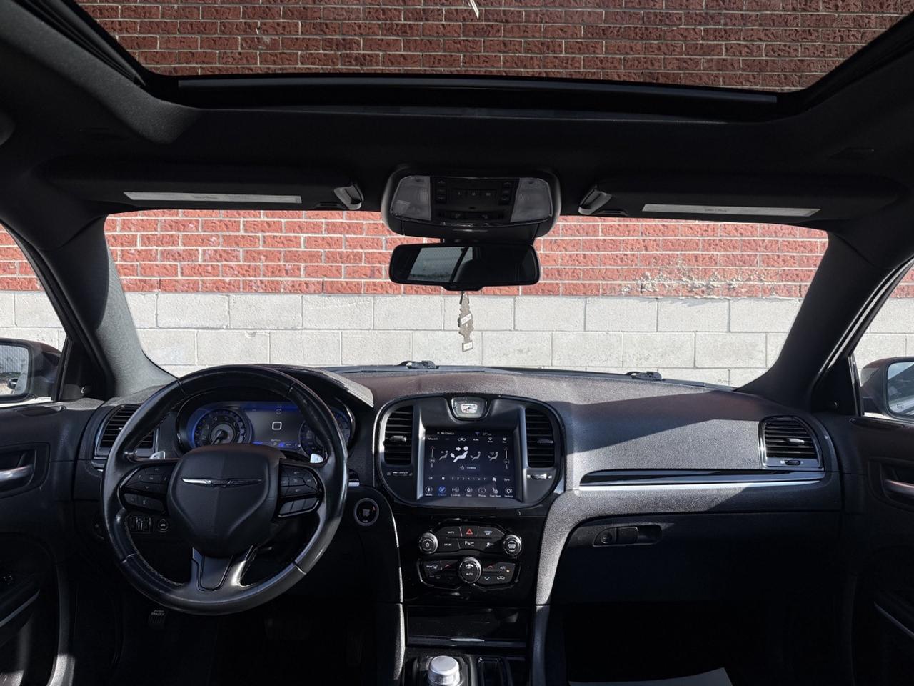 2022 Chrysler 300S Panaroof|Leather|Alpine Audio Photo