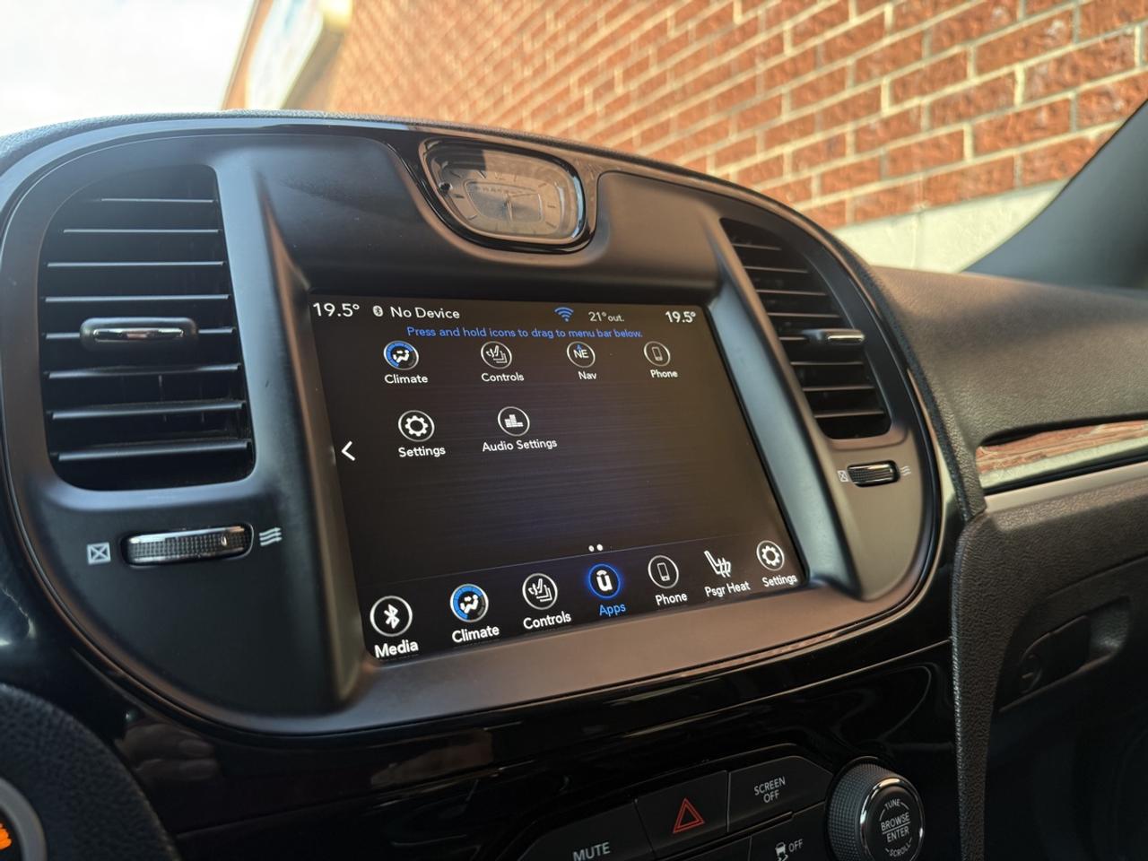 2022 Chrysler 300S Panaroof|Leather|Alpine Audio Photo