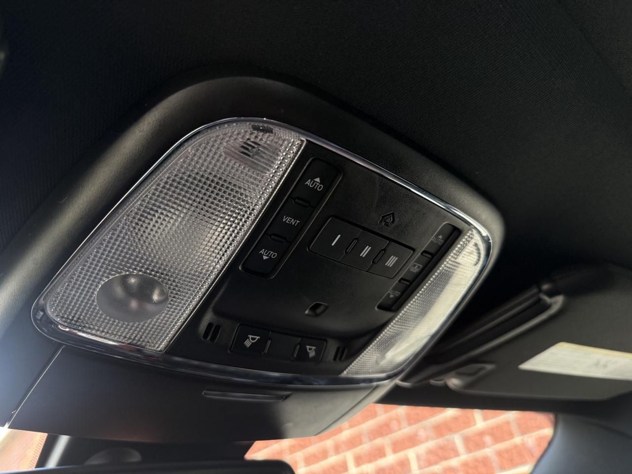 2022 Chrysler 300S Panaroof|Leather|Alpine Audio Photo