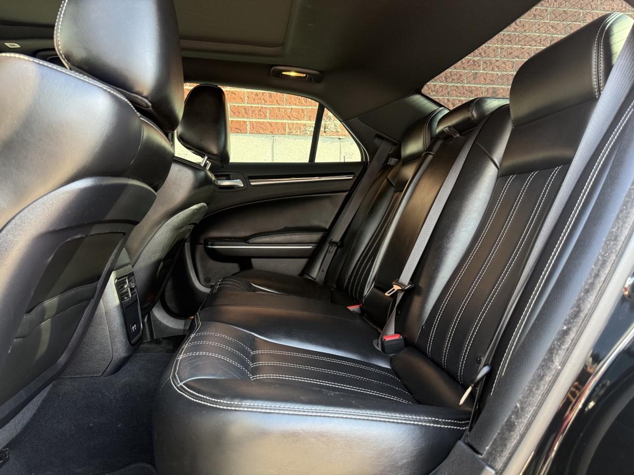 2022 Chrysler 300S Panaroof|Leather|Alpine Audio Photo