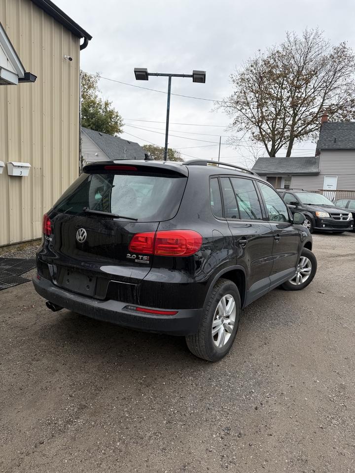 2015 Volkswagen Tiguan S Photo