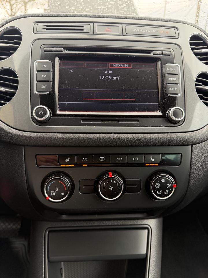 2015 Volkswagen Tiguan S Photo