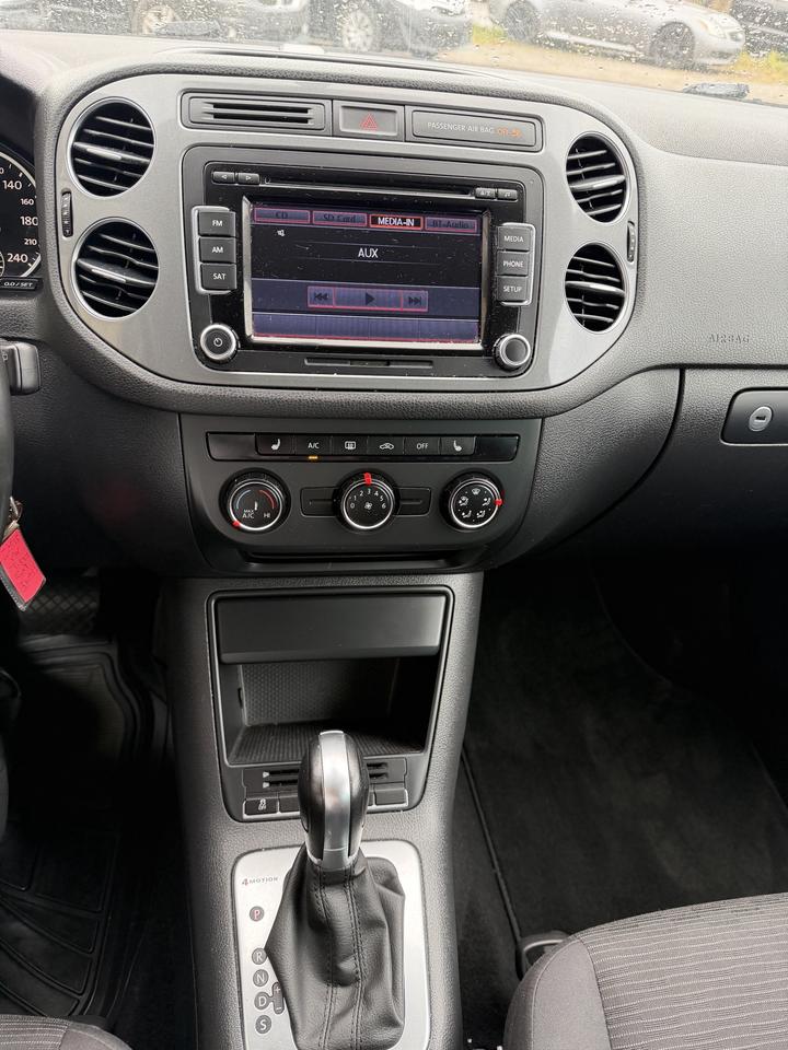 2015 Volkswagen Tiguan S Photo
