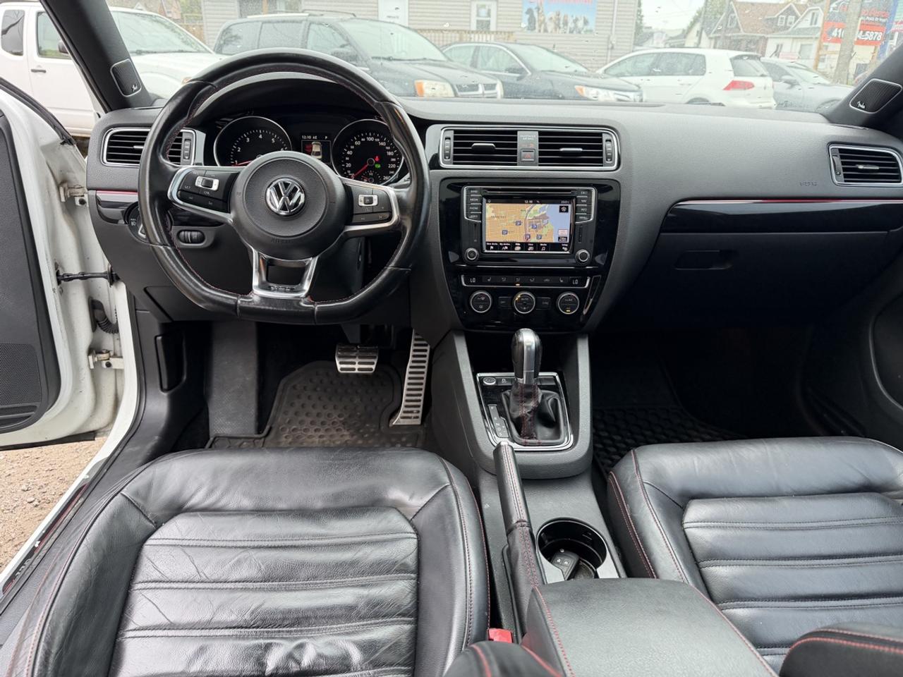 2017 Volkswagen Jetta GLI Photo