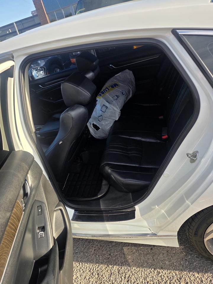 2018 Honda Accord Touring Photo