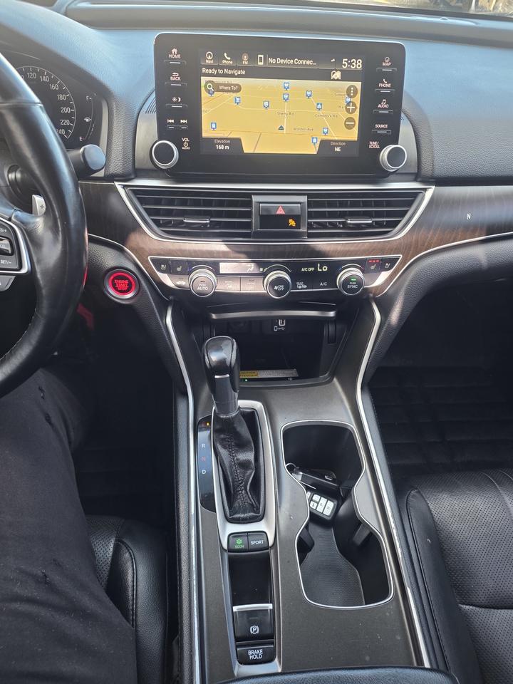 2018 Honda Accord Touring Photo