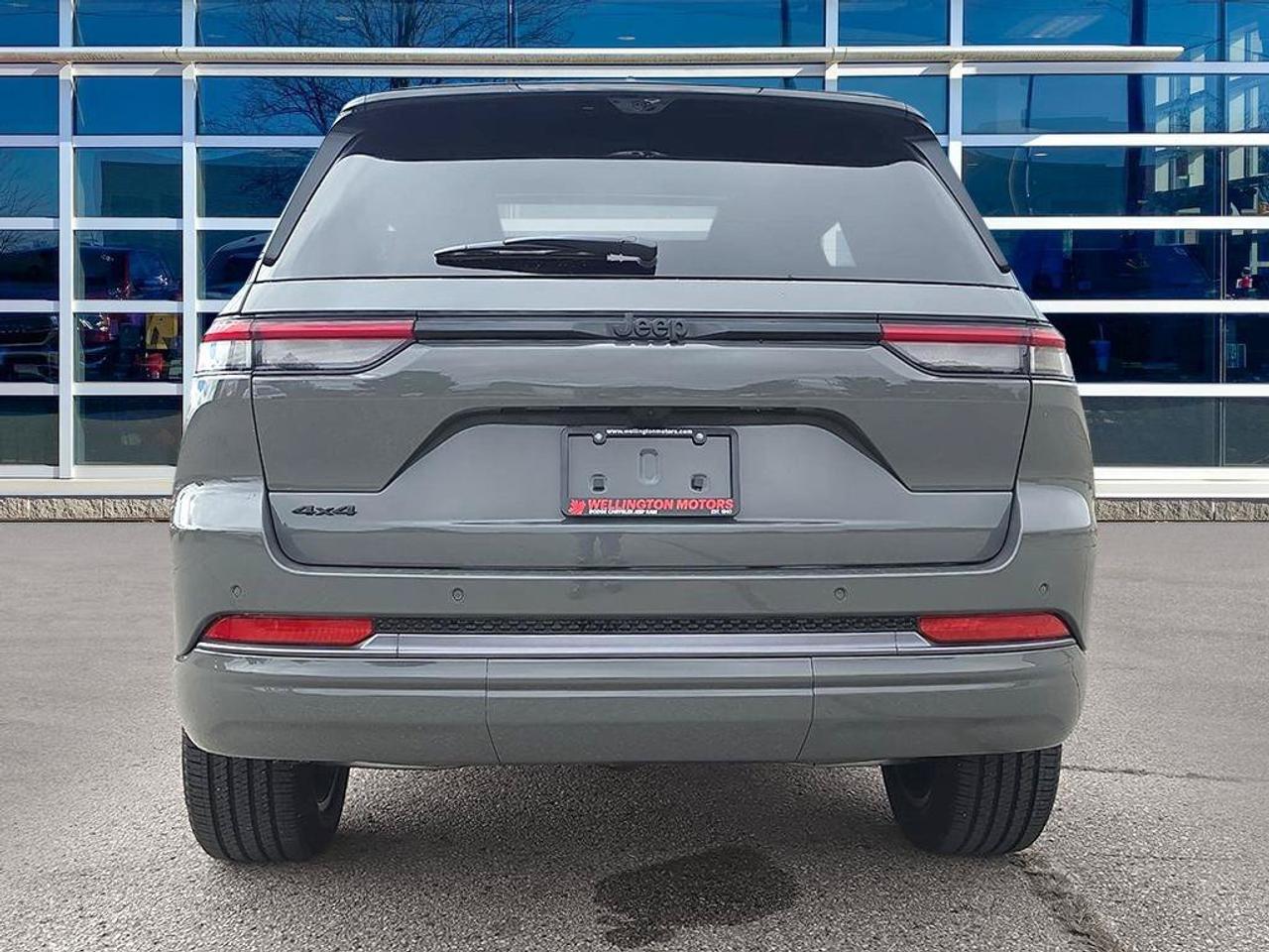 2027 Jeep Grand Cherokee Laredo Altitude|2.0L|4WD|TRAILER TOW|NAPPA LEATHER FACED SEATS| HEATED SEATS|HEATED STEERING WHEEL| Photo3