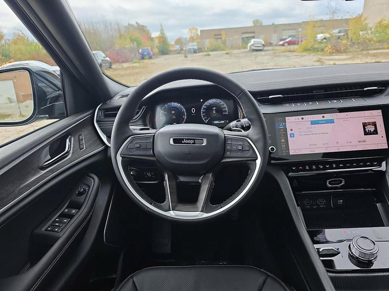 2027 Jeep Grand Cherokee Laredo Altitude|2.0L|4WD|TRAILER TOW|NAPPA LEATHER FACED SEATS| HEATED SEATS|HEATED STEERING WHEEL| Photo