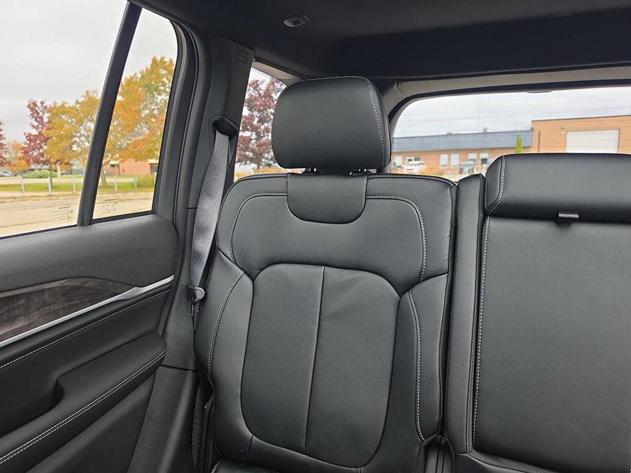 2027 Jeep Grand Cherokee Laredo Altitude|2.0L|4WD|TRAILER TOW|NAPPA LEATHER FACED SEATS| HEATED SEATS|HEATED STEERING WHEEL| Photo
