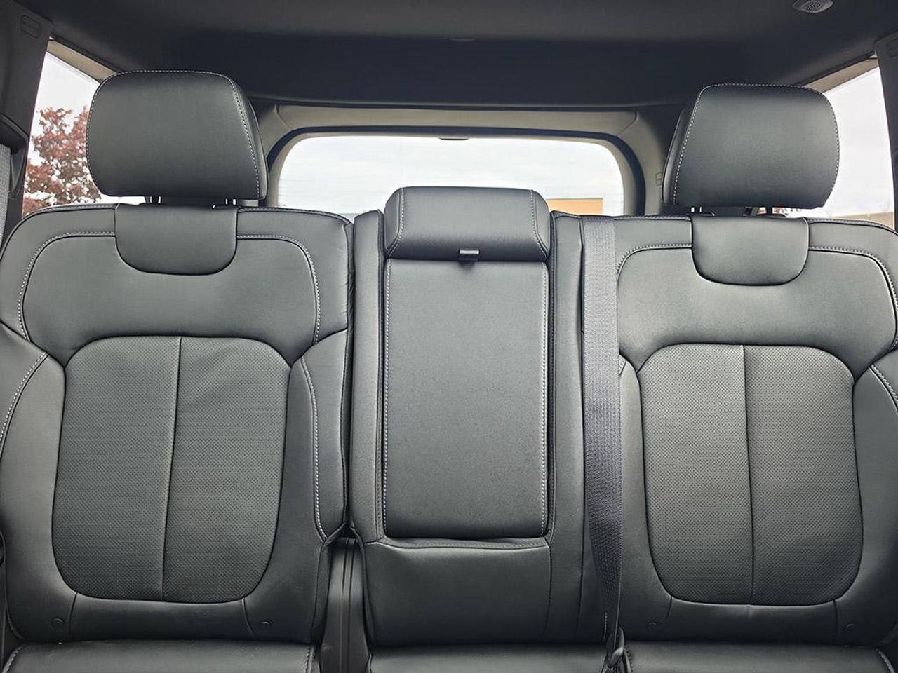 2027 Jeep Grand Cherokee Laredo Altitude|2.0L|4WD|TRAILER TOW|NAPPA LEATHER FACED SEATS| HEATED SEATS|HEATED STEERING WHEEL| Photo