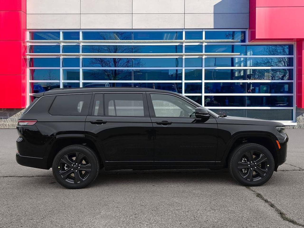 2027 Jeep Grand Cherokee L LIMITED|2.0L|4WD|TRAILER TOW|NAPPA LEATHER FACED SEATS| HEATED SEATS|HEATED STEERING WHEEL| Photo