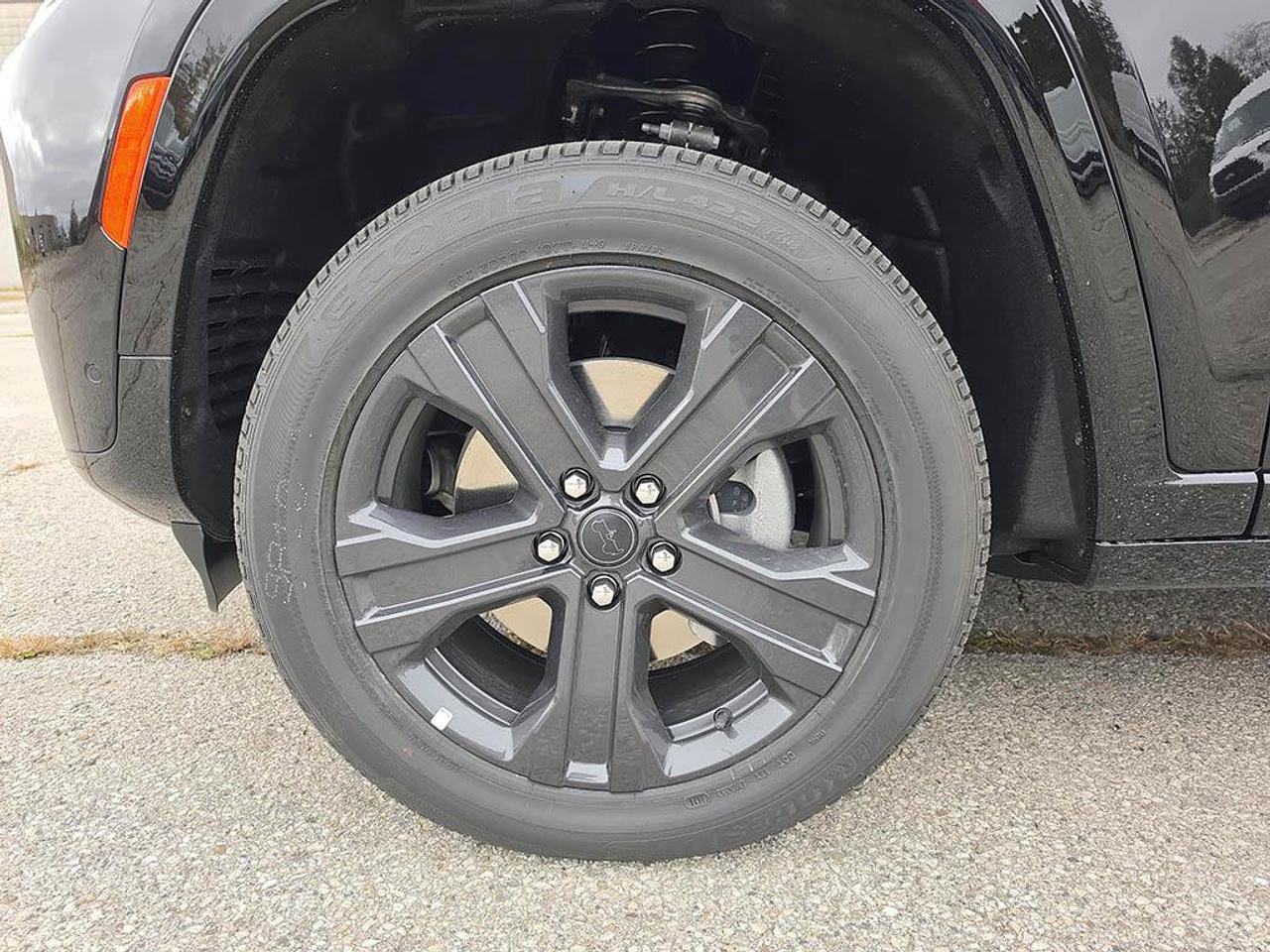 2027 Jeep Grand Cherokee L LIMITED|2.0L|4WD|TRAILER TOW|NAPPA LEATHER FACED SEATS| HEATED SEATS|HEATED STEERING WHEEL| Photo