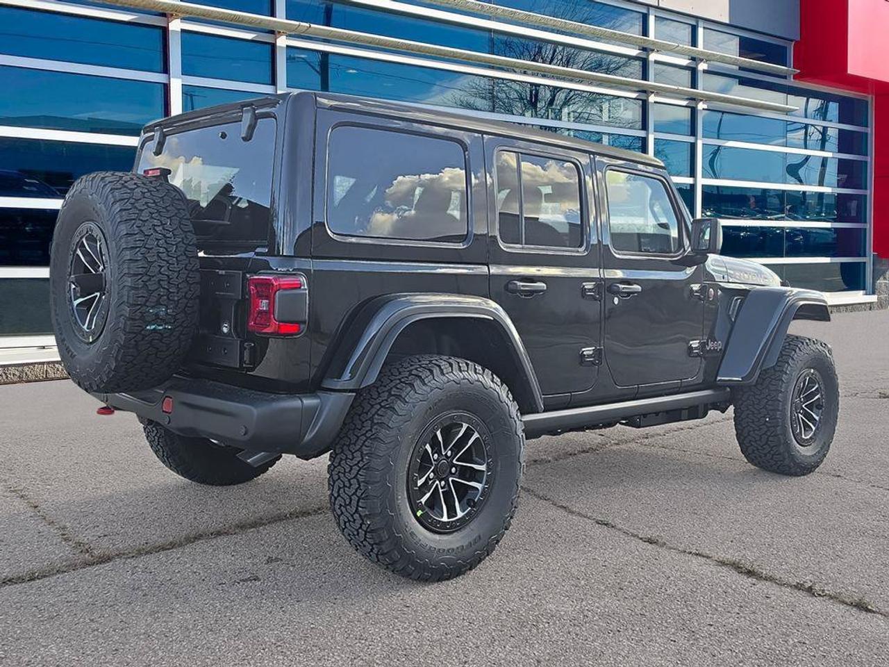 2027 Jeep Wrangler Rubicon X Photo