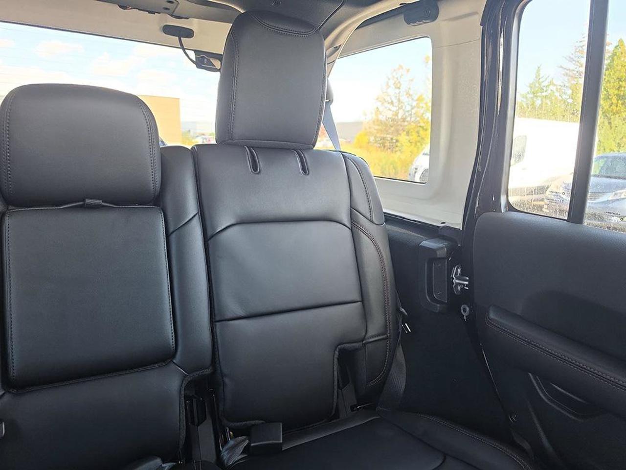 2027 Jeep Wrangler Rubicon X Photo