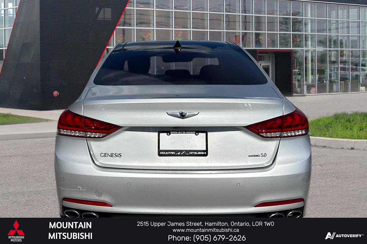2015 Hyundai Genesis Sedan ULTIMATE Photo