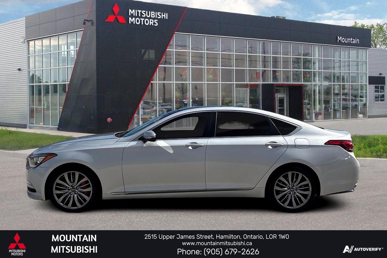 2015 Hyundai Genesis Sedan ULTIMATE Photo