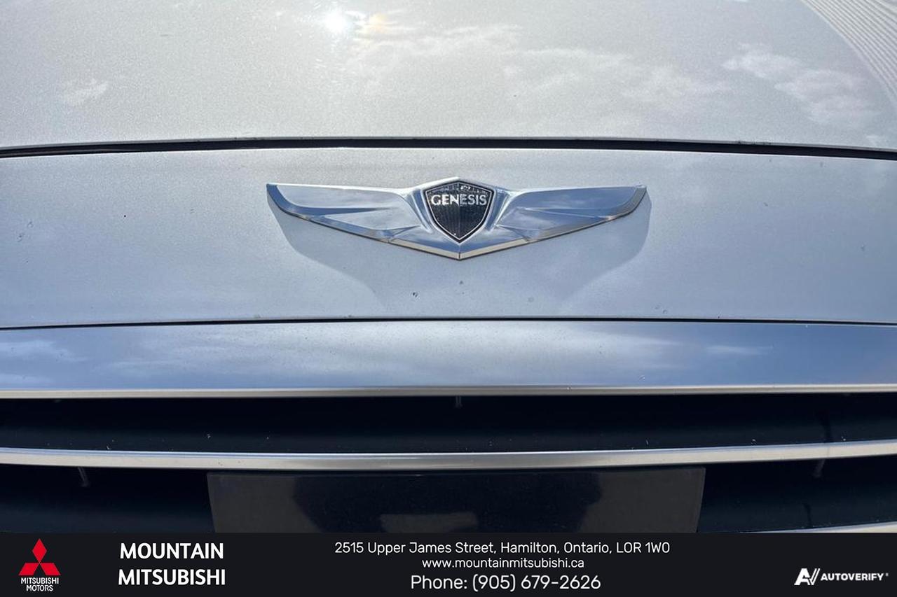 2015 Hyundai Genesis Sedan ULTIMATE Photo