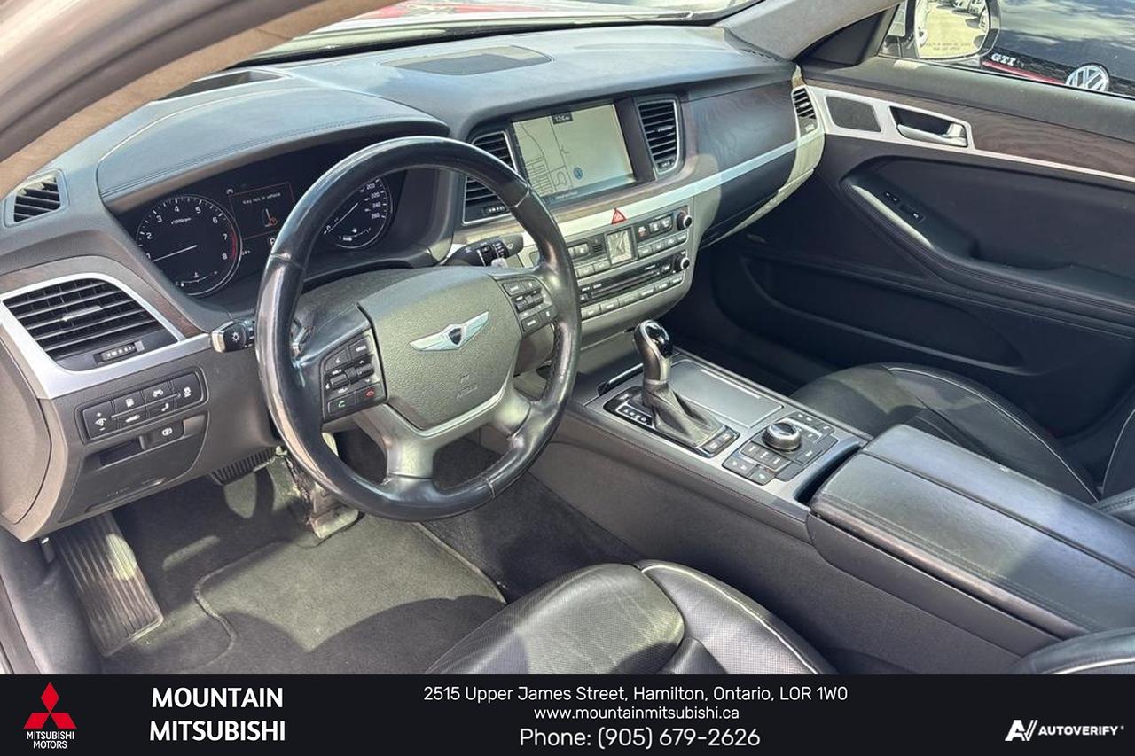 2015 Hyundai Genesis Sedan ULTIMATE Photo
