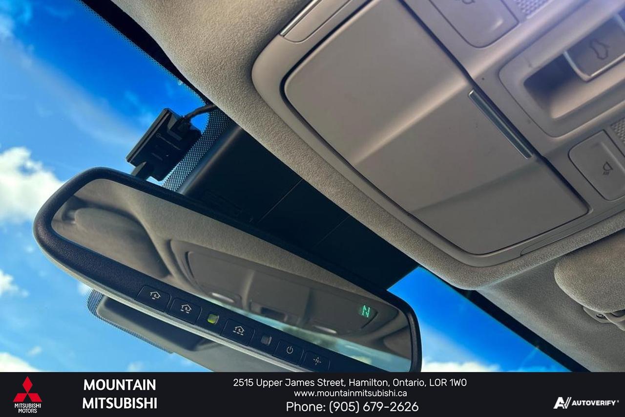 2015 Hyundai Genesis Sedan ULTIMATE Photo