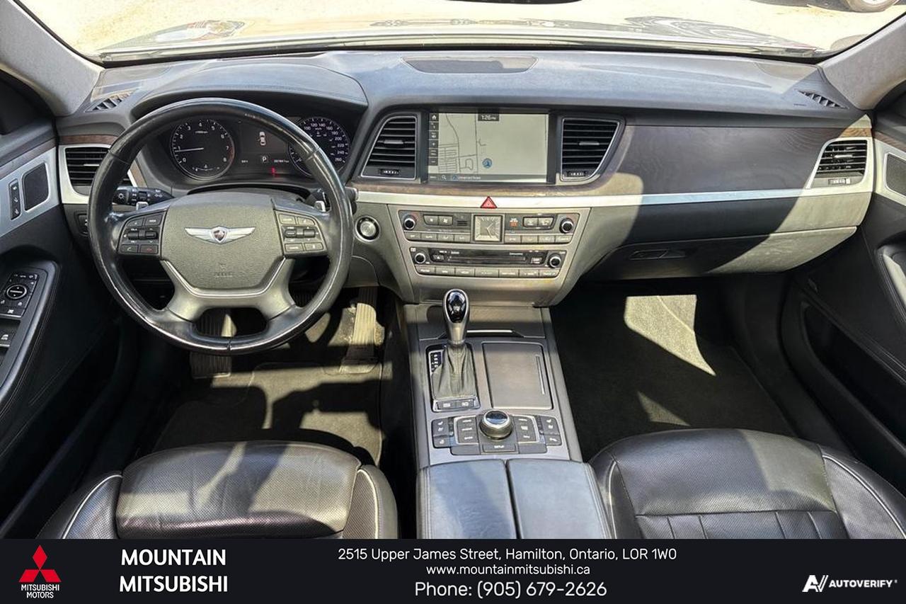 2015 Hyundai Genesis Sedan ULTIMATE Photo