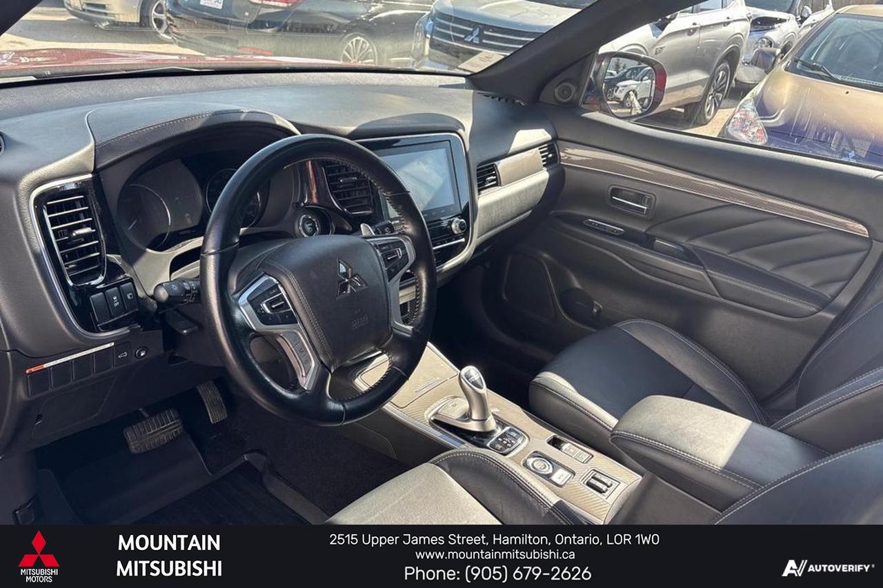 2020 Mitsubishi Outlander PHEV SEL Photo