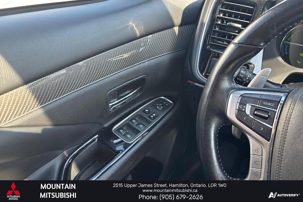 2020 Mitsubishi Outlander PHEV SEL Photo
