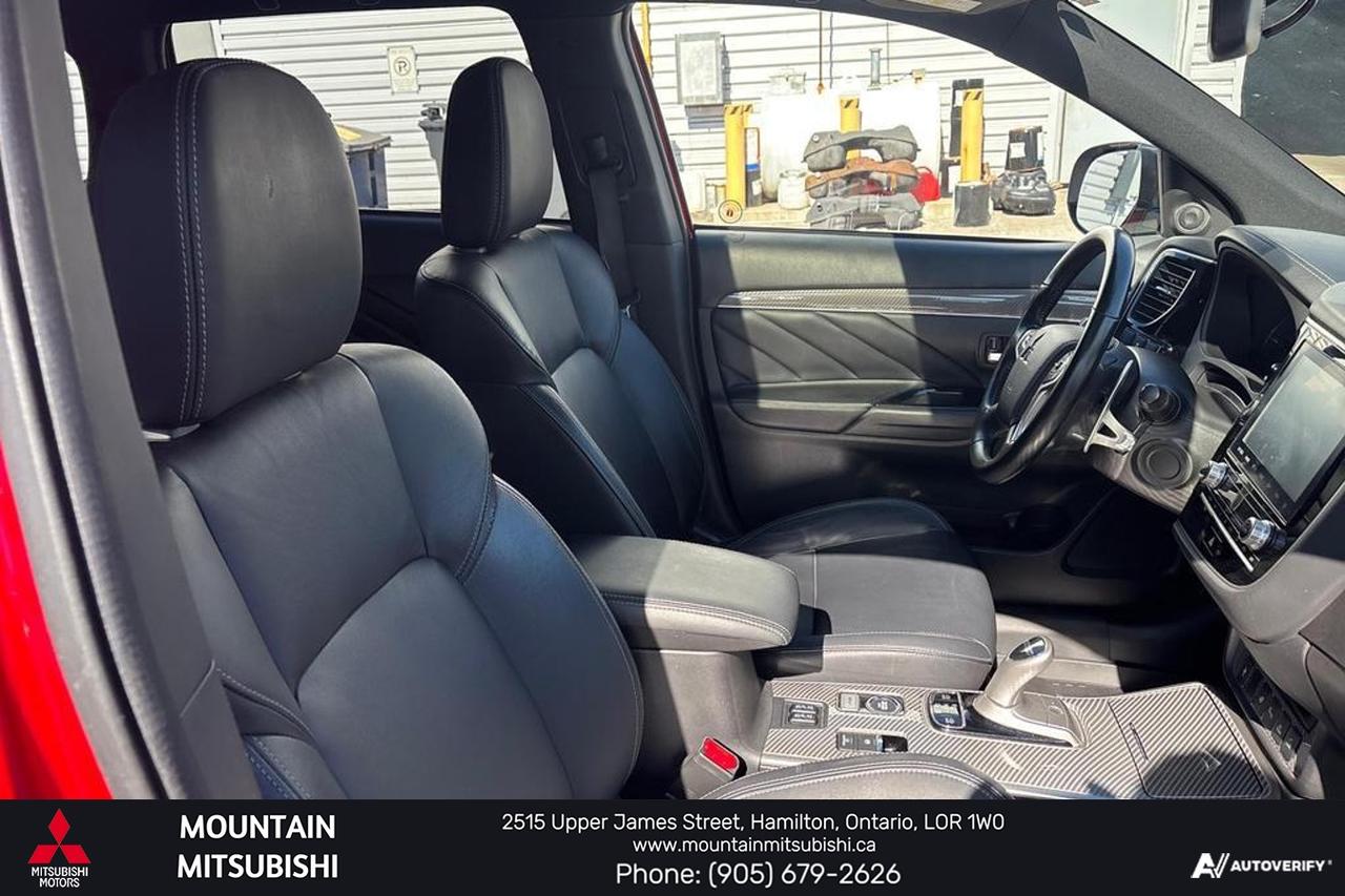 2020 Mitsubishi Outlander PHEV SEL Photo