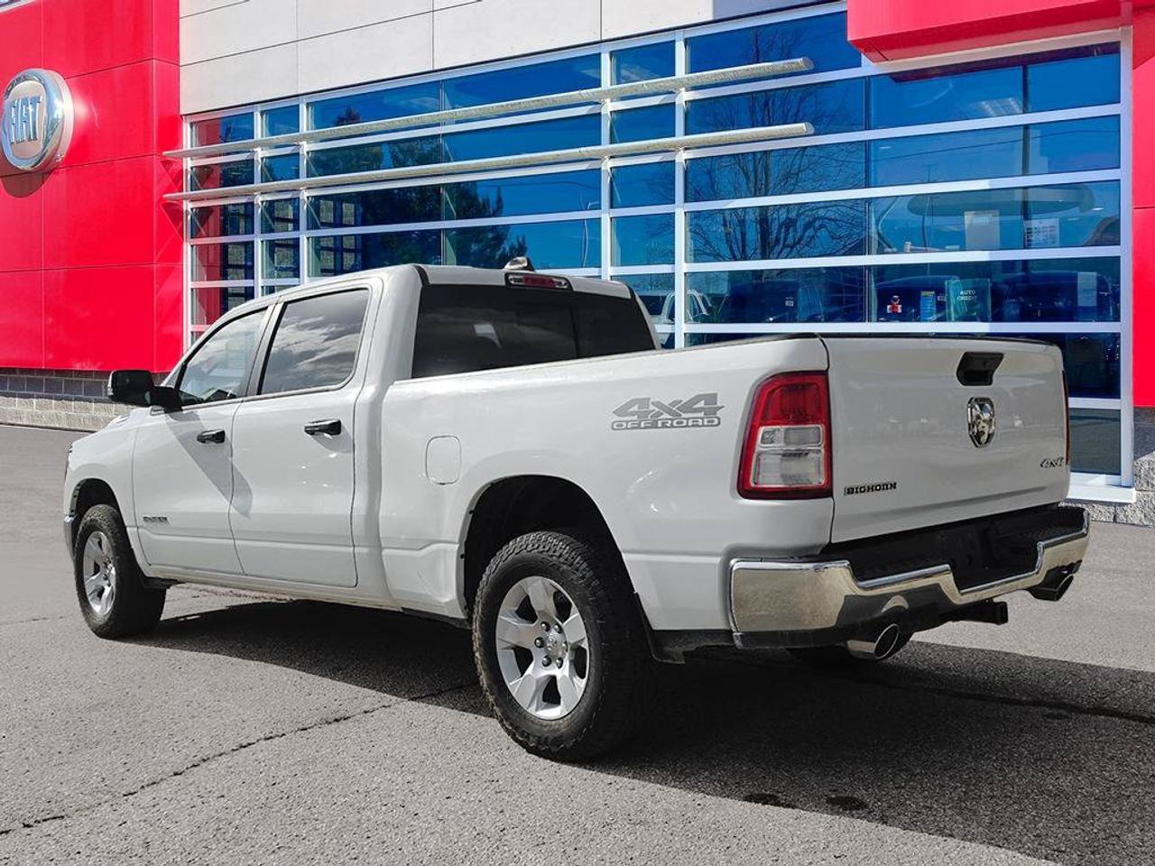 2023 RAM 1500 Big Horn | Clean CarFax | Very Low KMS | Ontario Vehicle | Fully Certified | Apple CarPlay | Photo