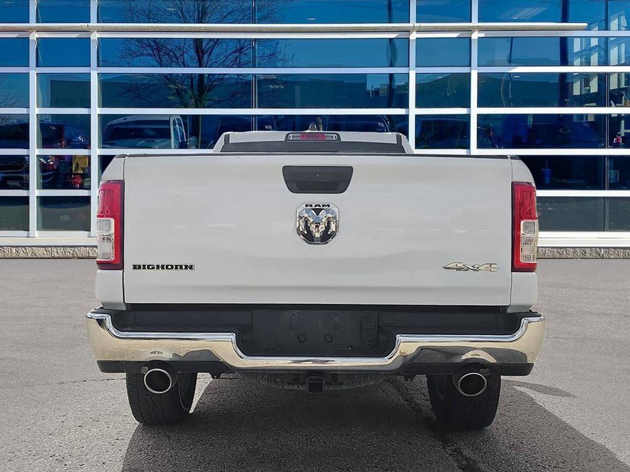 2023 RAM 1500 Big Horn | Clean CarFax | Very Low KMS | Ontario Vehicle | Fully Certified | Apple CarPlay | Photo