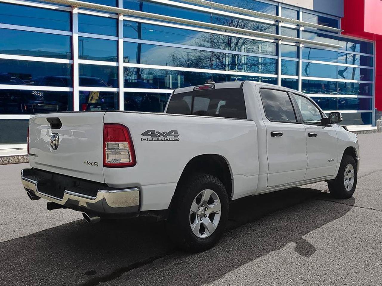 2023 RAM 1500 Big Horn | Clean CarFax | Very Low KMS | Ontario Vehicle | Fully Certified | Apple CarPlay | Photo