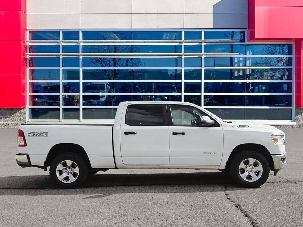 2023 RAM 1500 Big Horn | Clean CarFax | Very Low KMS | Ontario Vehicle | Fully Certified | Apple CarPlay | Photo